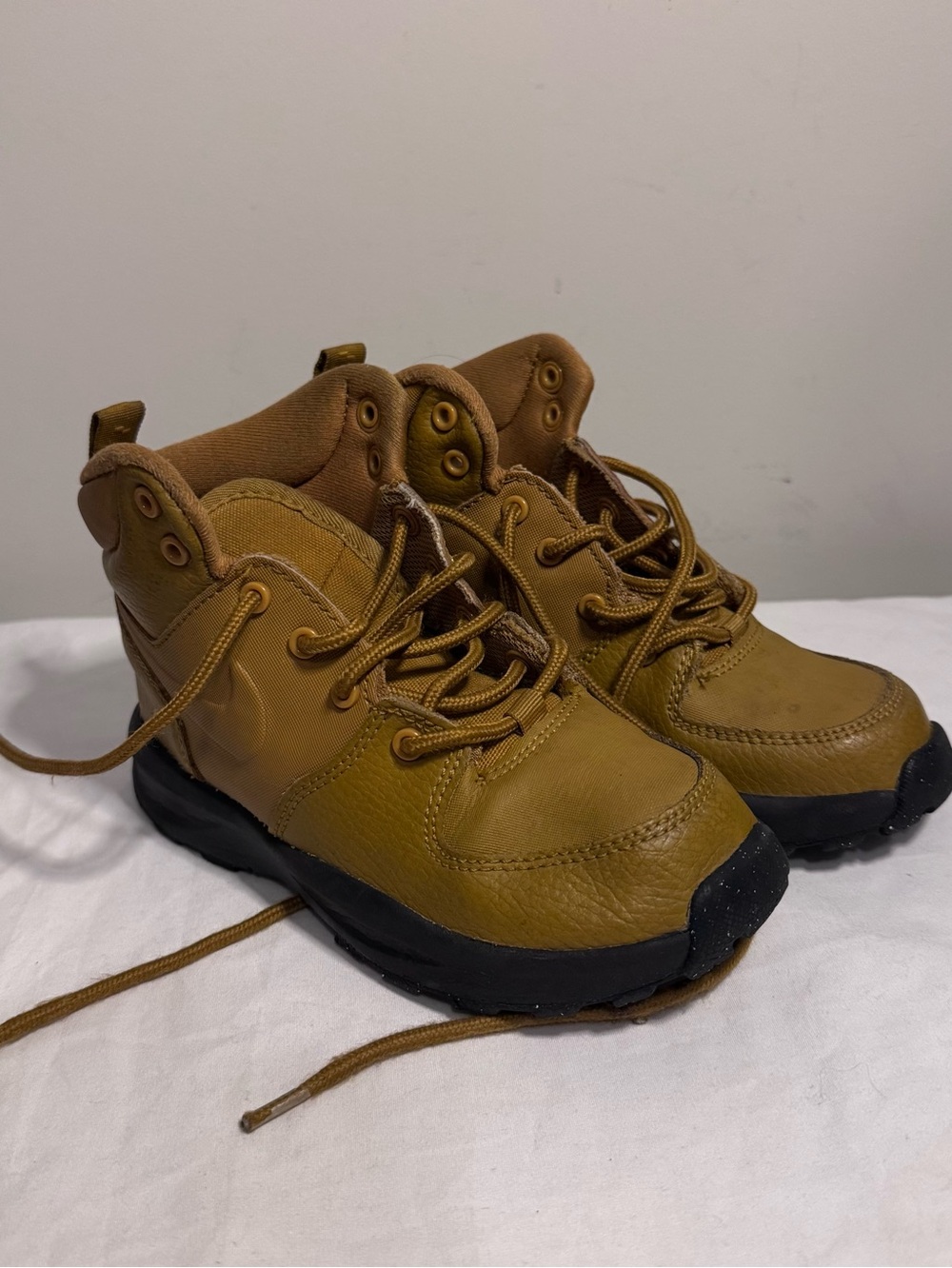 Nike Toddler Boy Boots Manoa Leather Size 12c Wheat Brown Lace Up